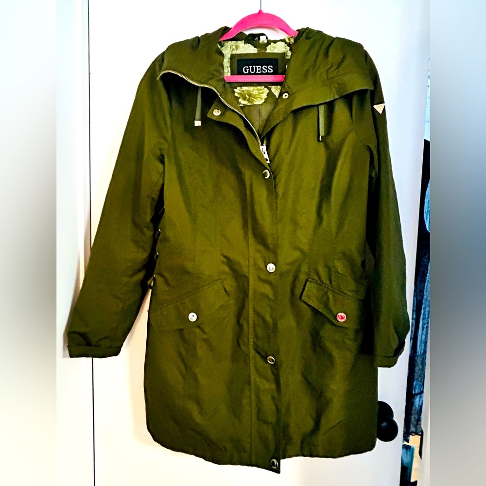 Barely worn Guess rain coat!